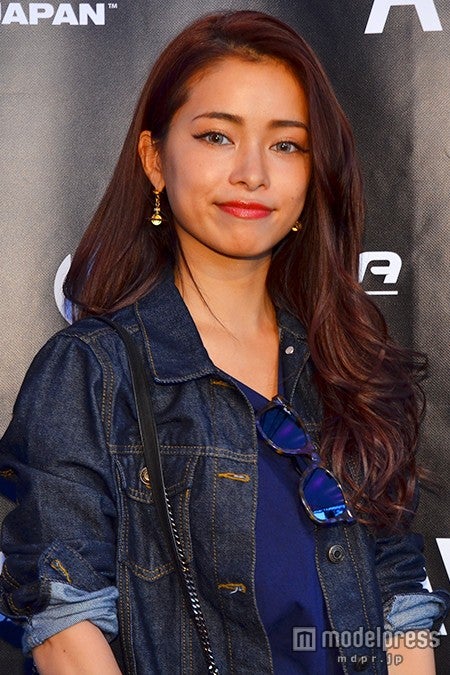 妊娠発表のモデル尾崎紗代子 クールな美貌 飾り気ないキャラ ファッションのカリスマとして厚い支持 略歴 モデルプレス