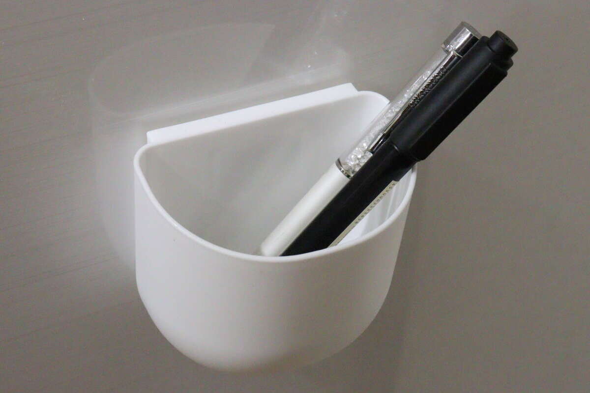 ダイソー マグネット付きラウンドポケット ダイソーのペン立てに使えるマグネット付きラウンドポケット