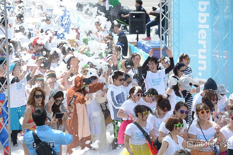 「バブルラン2015 in千葉」の様子／画像提供：バブルラン