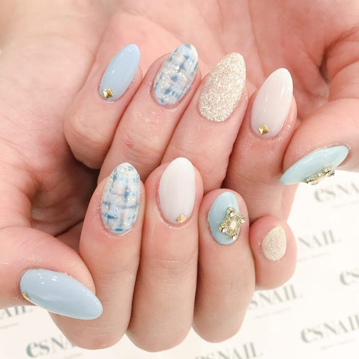 ゴールドを使って華やかに/画像提供:esNAIL