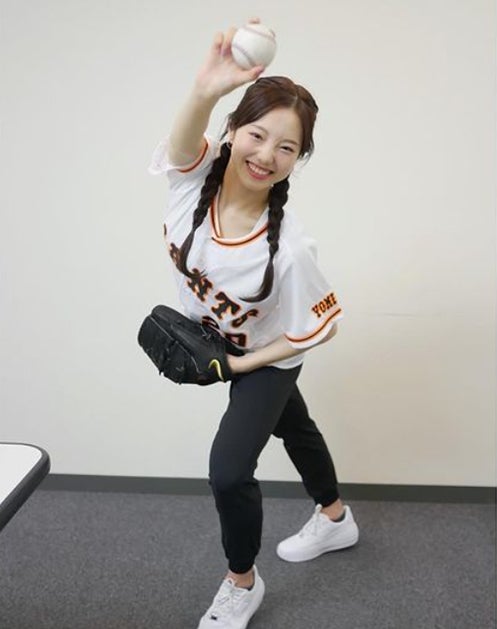 本田真凜、人生初の始球式 妹・望結「好きな人の投げ方に似てる」