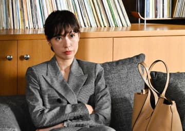 「リブート」一香黒幕は本当か 忘れられてる第4話→天井裏の写真に「行ってきます」は誰？ 一香は2人説 葬儀で息子拓海を叱責が伏線か