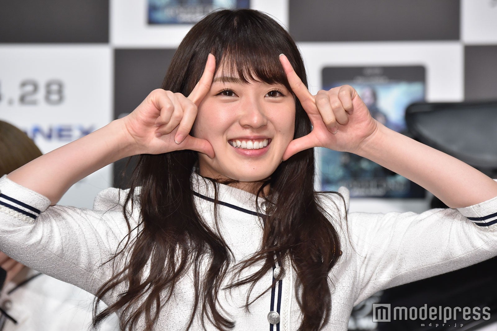 「四角、三角、輪郭―！」（C）モデルプレス