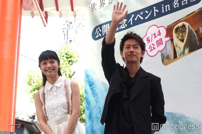 宮崎あおい・佐藤健(C)2016 映画『世界から猫が消えたなら』製作委員会