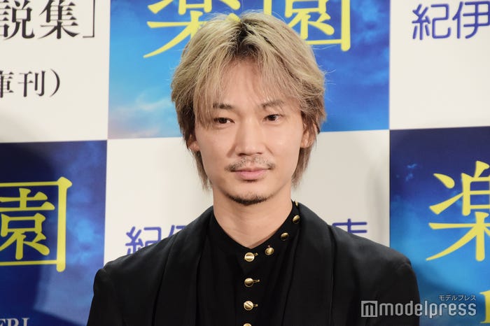 綾野剛(C)モデルプレス