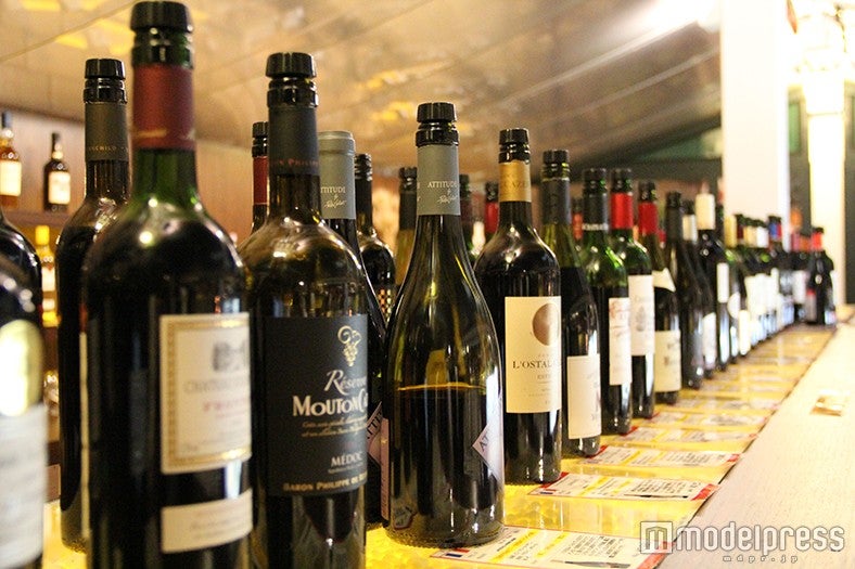 グラスワイン1杯600円、3時間テイスティング2000円、終日テイスティング2500円（C）ハウステンボス／J−17026