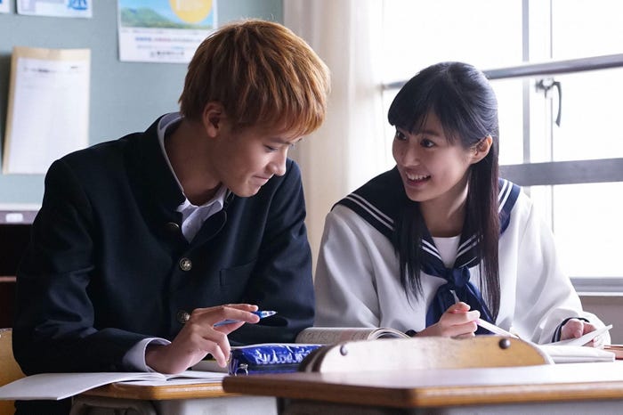 葉山奨之、恒松祐里「リフレイン」より(C)フジテレビ