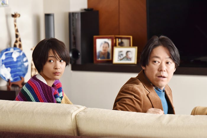 広瀬すず、阿部サダヲ/「anone」第4話より(C)日本テレビ