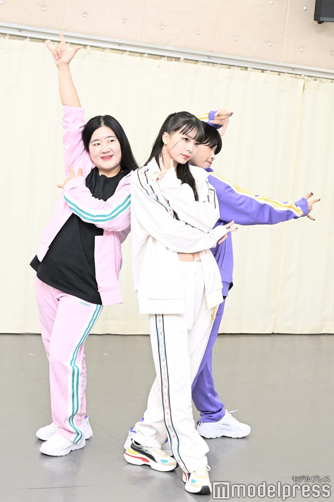 （左から）よしこ、川口ゆりな、まひる（C）モデルプレス