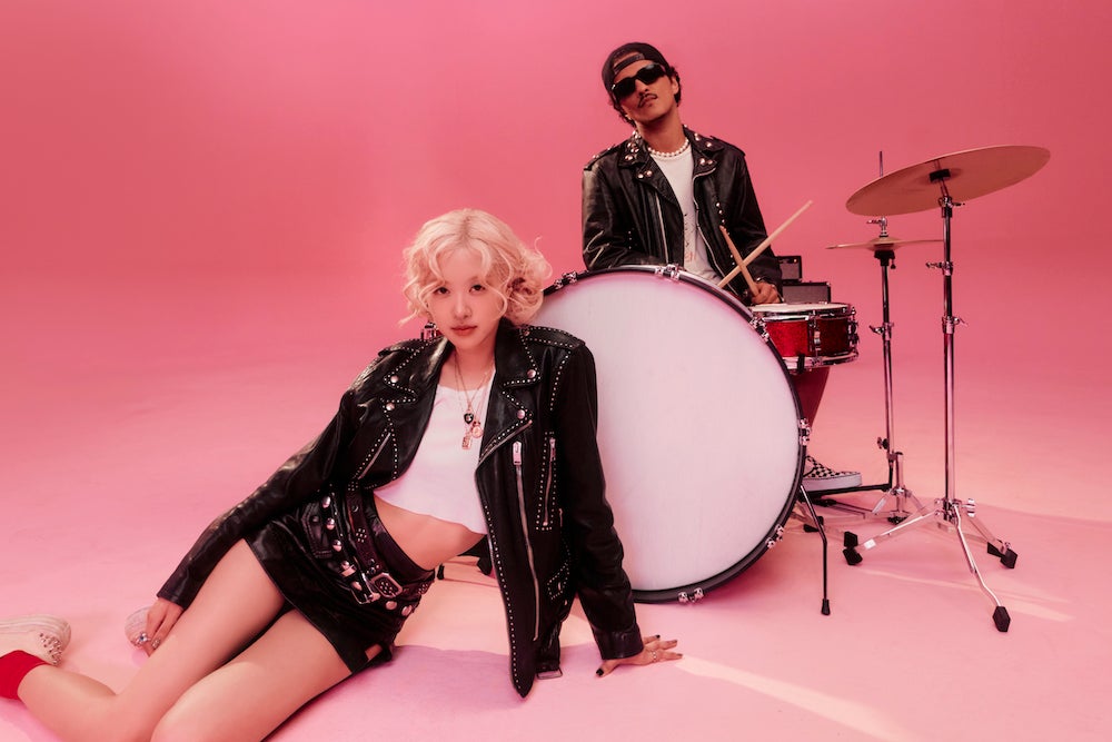 ロゼ、ブルーノ・マーズ「APT.」（提供写真）