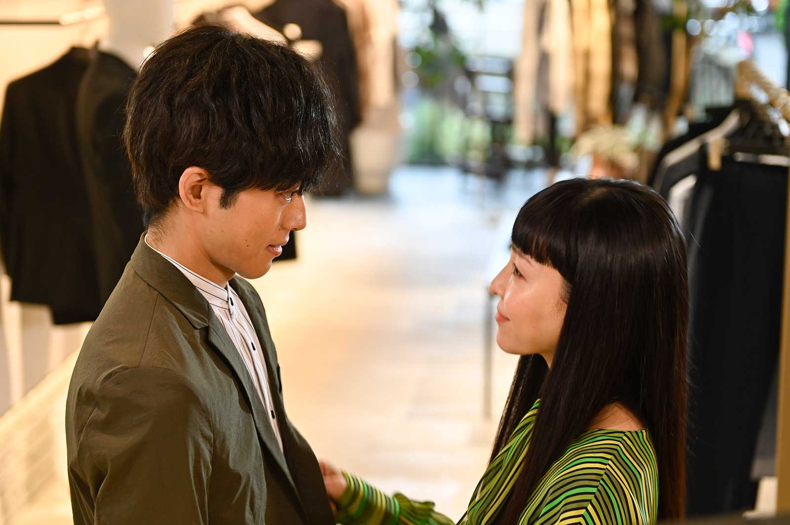 松坂桃李、麻生久美子 （C）テレビ朝日