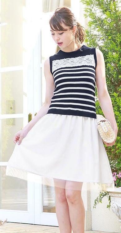 レースボーダーノースリーブニット×チュールスカート☆ドッキングフレアワンピース「神戸レタス」1590円（税込）／画像提供：神戸レタス