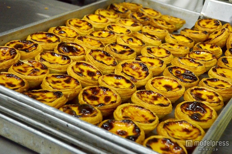 毎日手作業で焼き上げるエッグタルトは1個から買える