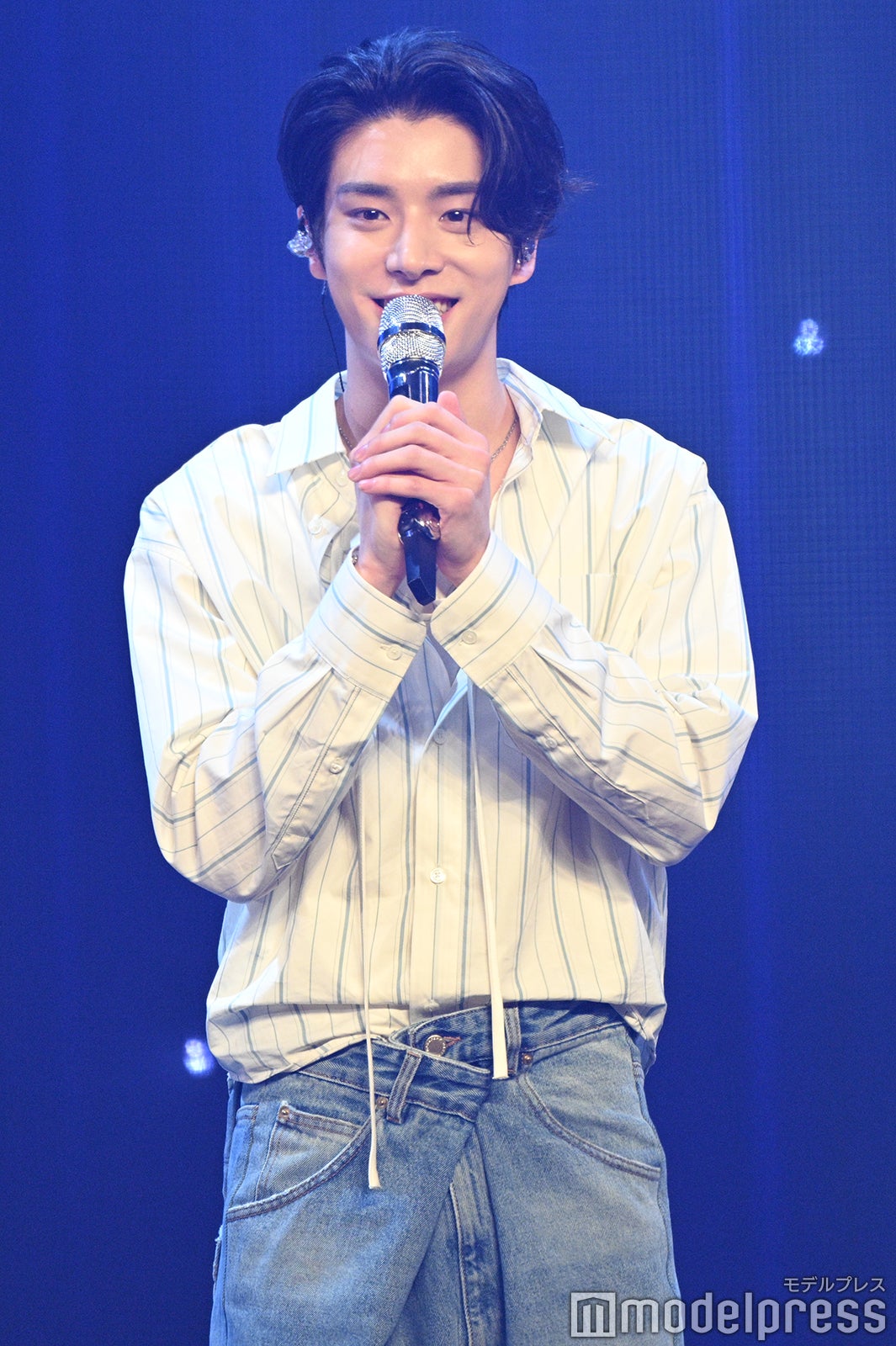 知っている日本語を駆使して感謝を伝えるJAKE（ジェイク）（C）モデルプレス