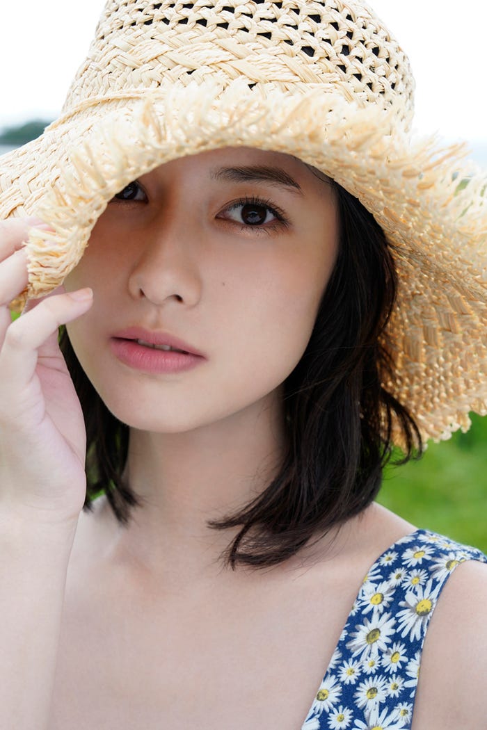 玉田志織 2nd写真集「as is」(C)LUCKMAN/小学館