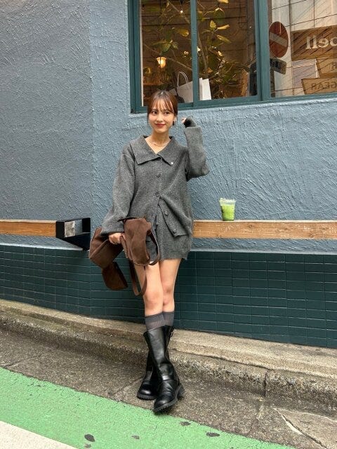 ロングブーツコーデ 2025冬大人女性ニットアップロングブーツコーデ