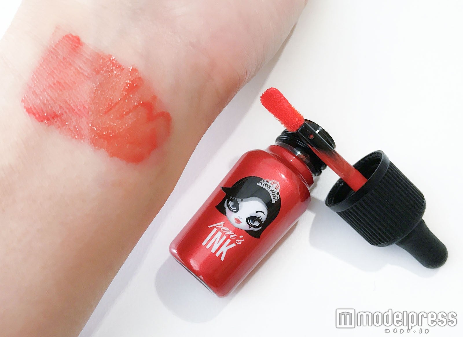 保湿力と鮮やかな発色どっちも手に入る／写真：Risa（C）モデルプレス