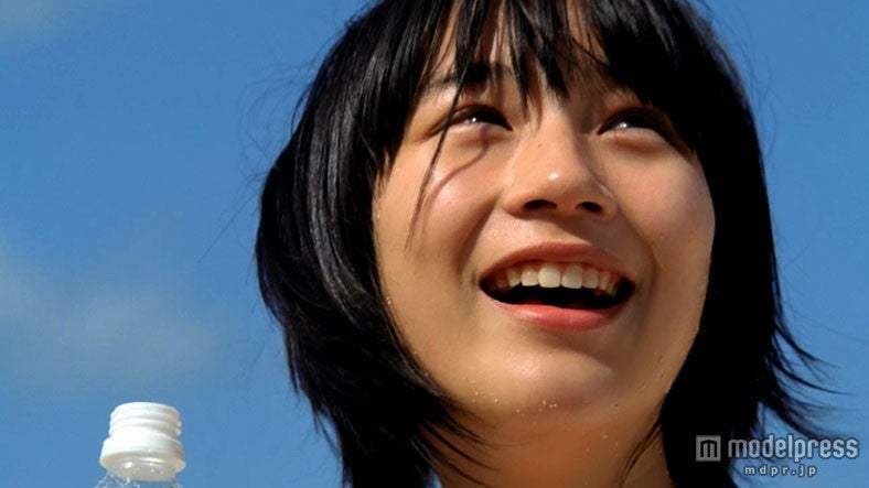 能年玲奈／「カルピスウォーター」新CM「恋の宣誓　春」編より