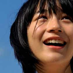 能年玲奈/「カルピスウォーター」新CM「恋の宣誓 春」編より