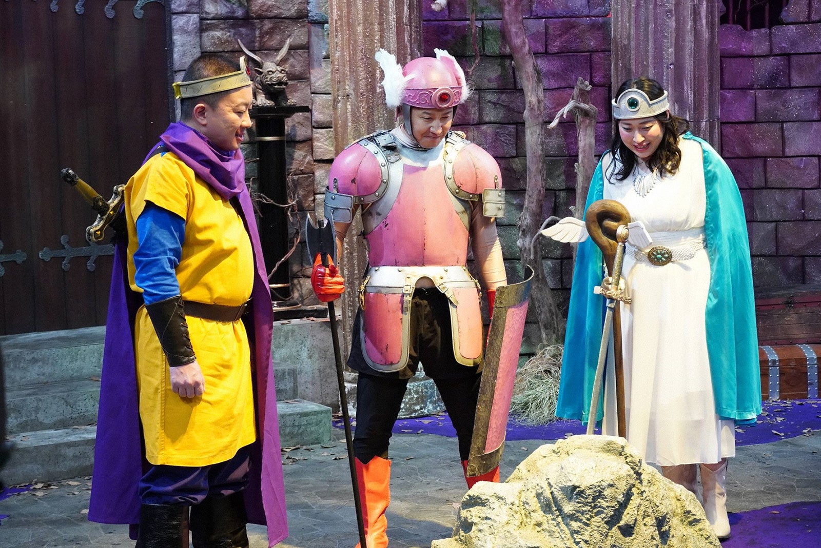 （左から）松尾駿、長田庄平、丸山礼 （C）フジテレビ