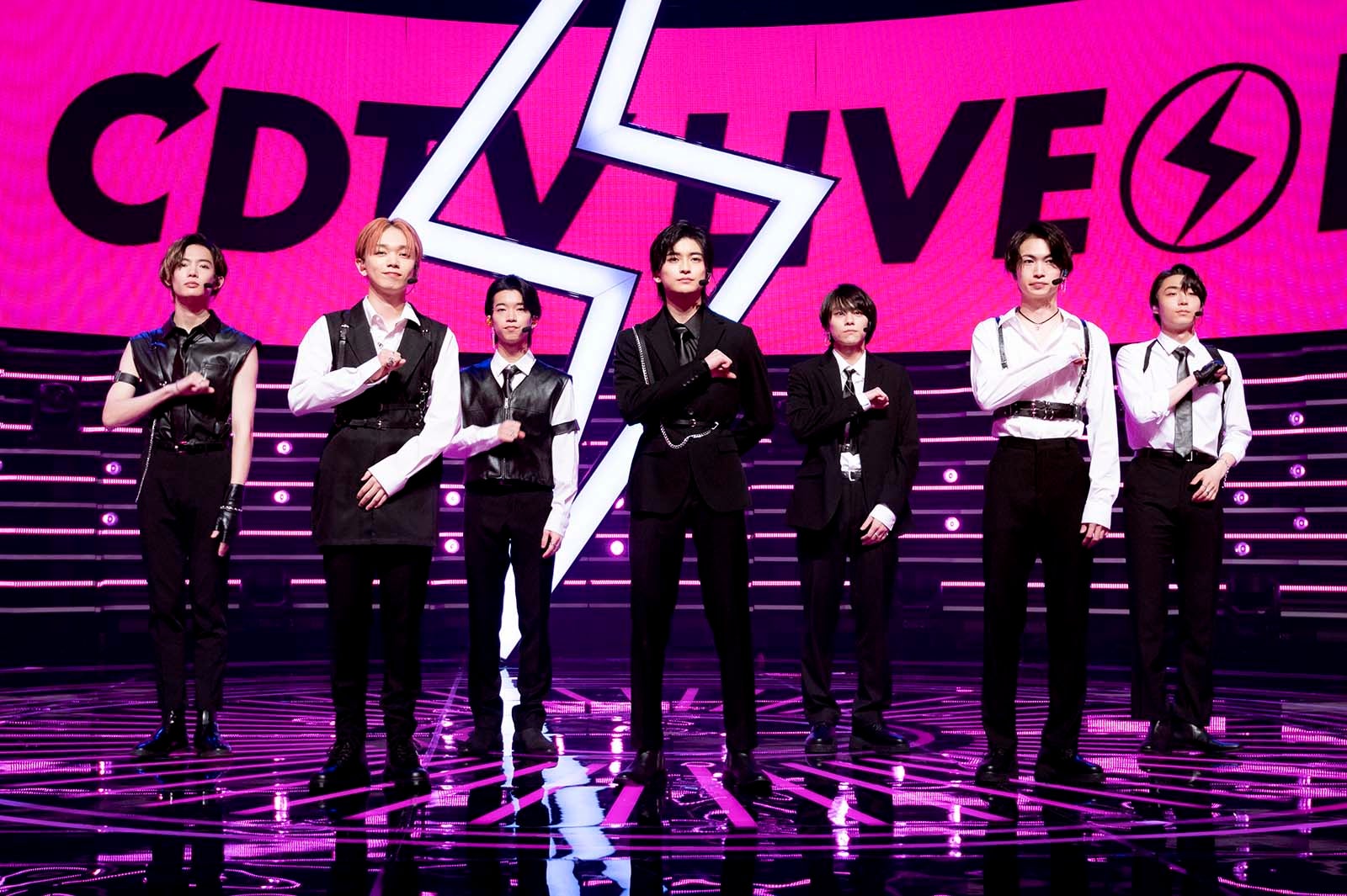 NOA、宮世琉弥、森愁斗、高橋文哉、山下幸輝、綱啓永、八村倫太郎 「君の花になる」第8話より（C）TBS