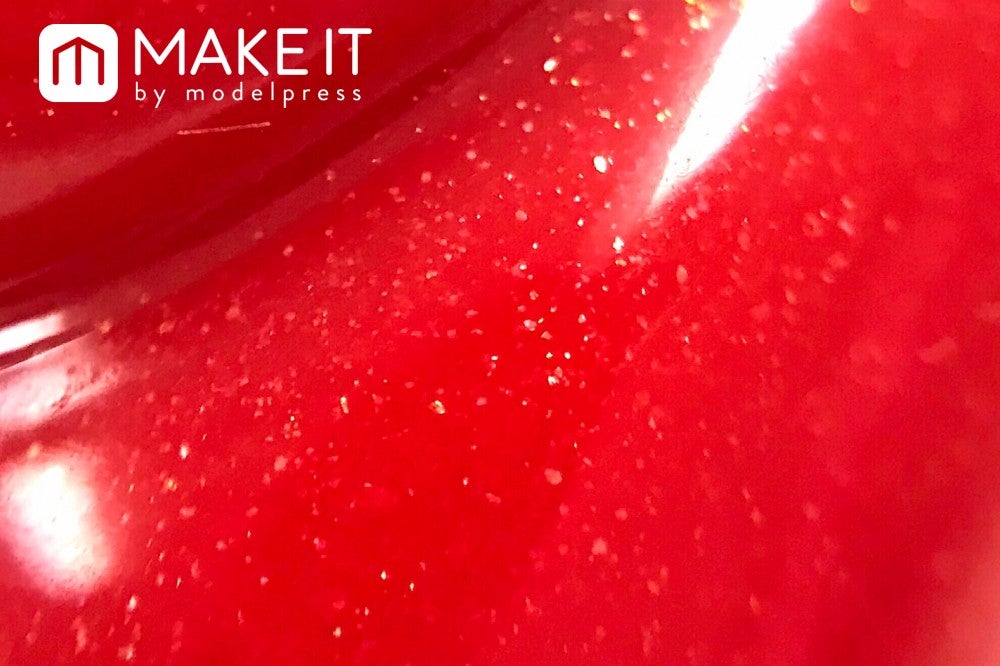 プランプピンク／メルティー リップセラム／109 サニーレッド (C)メイクイット