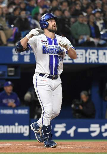 「めっちゃ怒ってる」球場騒然 幻の来日1号弾にDeNA・ヒュンメルが激怒 本塁打判定→審判協議でファウル→リクエストも覆らず結局三振「気持ちは分かる」最後は塁審と話して納得顔