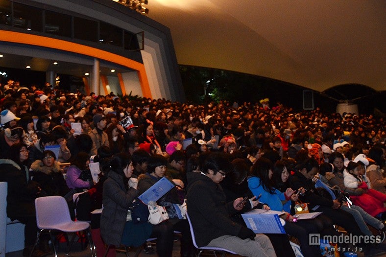 ショーベースに集まった参加者たち