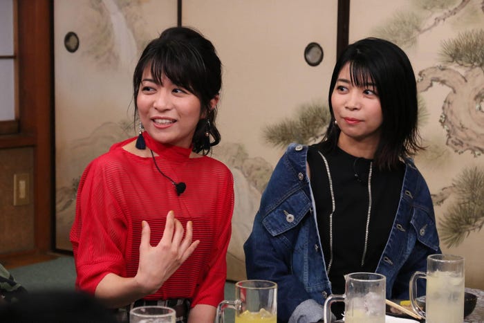 三倉茉奈&佳奈が登場/10日放送『ダウンタウンなう』より(C)フジテレビ