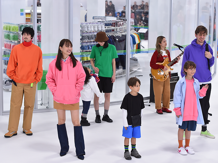 ファミリーマート、「コンビニエンスウェア」でショー - モデル