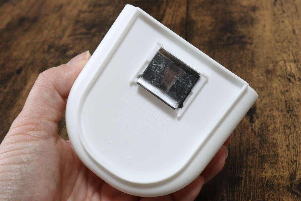 ダイソー マグネット付きラウンドポケット ダイソーのマグネット付きラウンドポケットの裏面