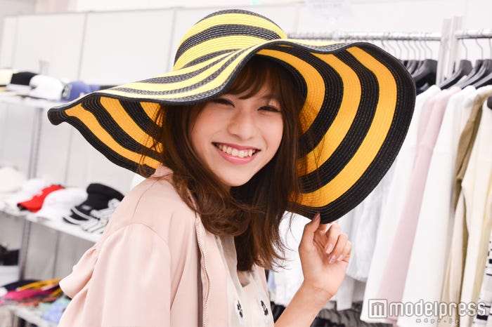 小物もたくさん揃う(C)モデルプレス