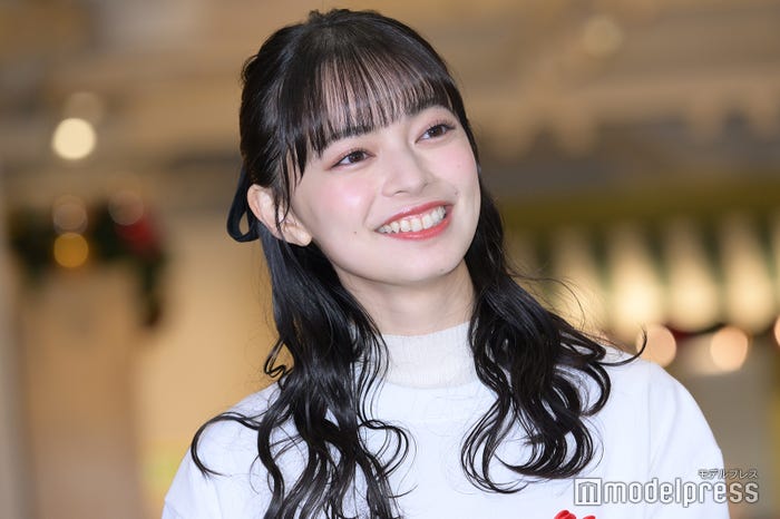 上國料萌衣(C)モデルプレス