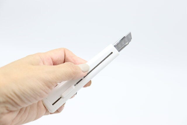 キャンドゥ カッターナイフ(シースリー) サイズ感 キャンドゥ カッターナイフ(シースリー) サイズ感