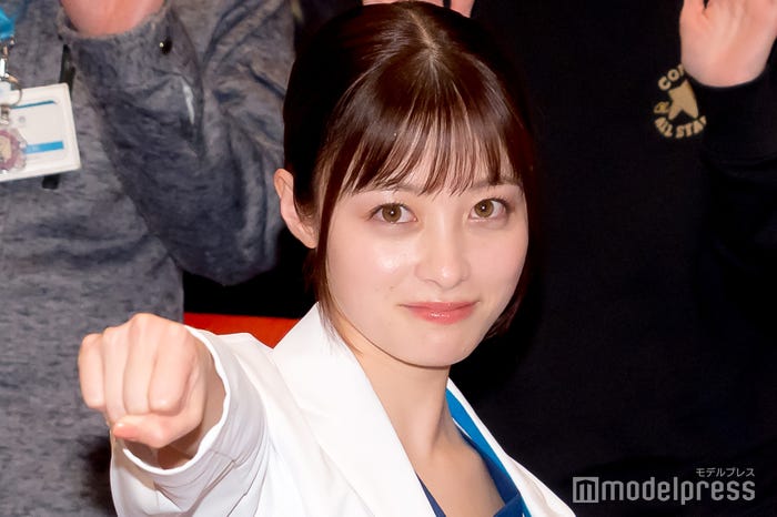 橋本環奈(C)モデルプレス