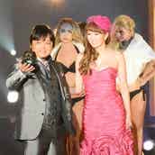 秒速で1億稼ぐ男 恋人とランウェイに登場 100万円プレゼントに会場騒然 モデルプレス 秒速で1億稼ぐ男 恋人とランウェイに登場 100万円プレゼントに会場騒然 モデルプレス