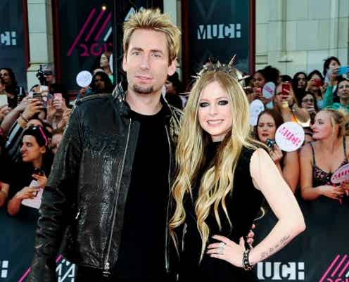 アヴリル・ラヴィーン、パンクなティアラでロックプリンセス健在をアピール