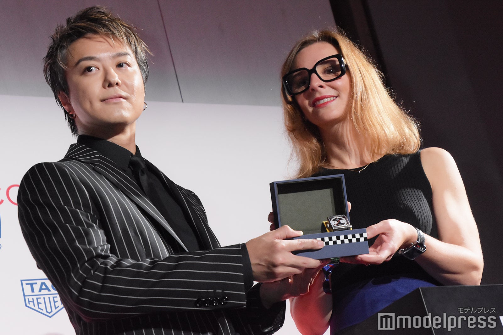 （左）TAKAHIRO（C）モデルプレス