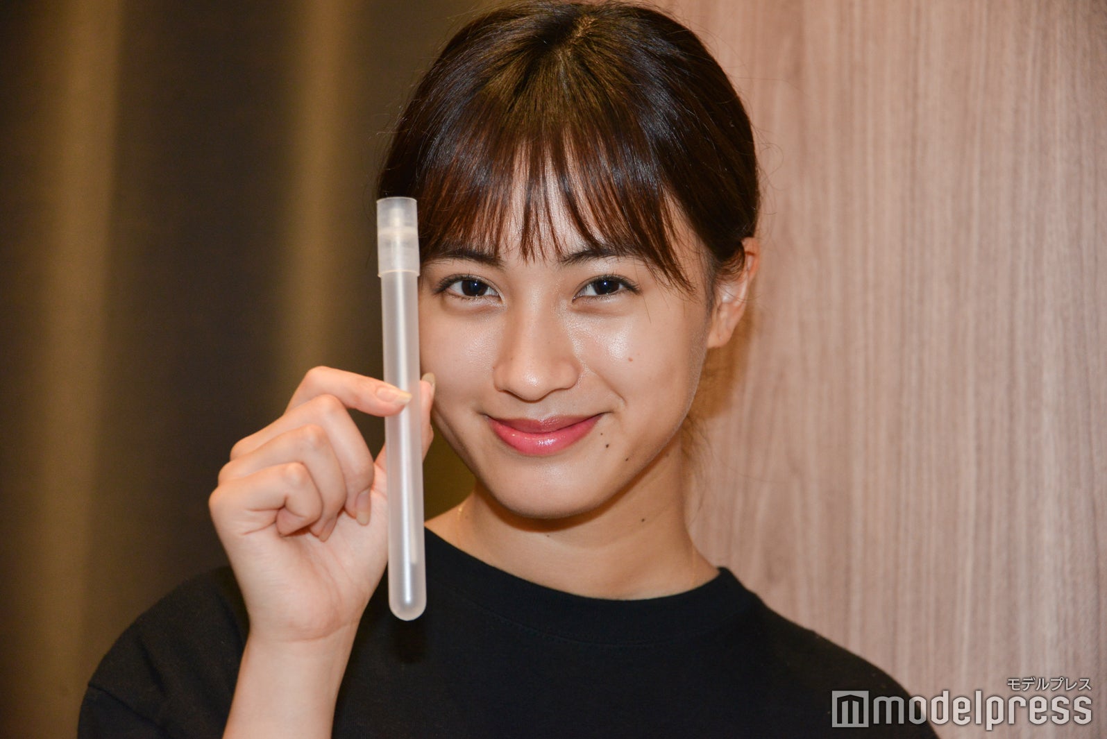 遺伝子検査は簡単（C）モデルプレス