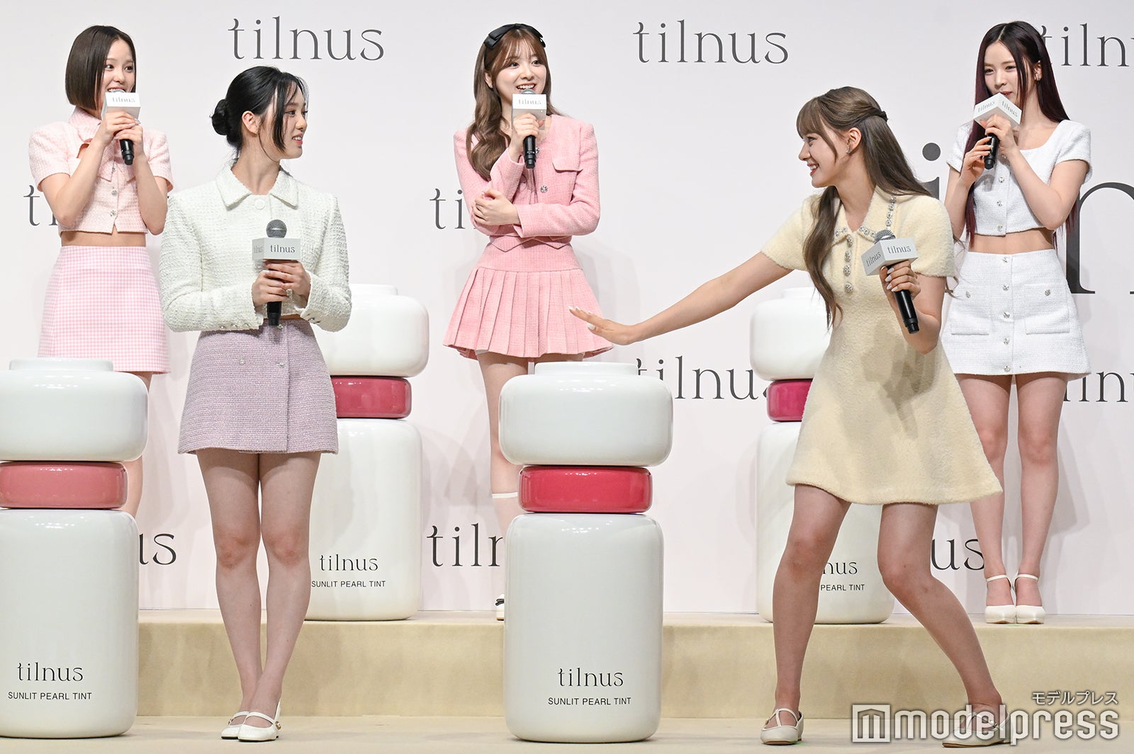 （上段左から）マコ、ミイヒ、マヤ（下段左から）リオ、ニナ（C）モデルプレス