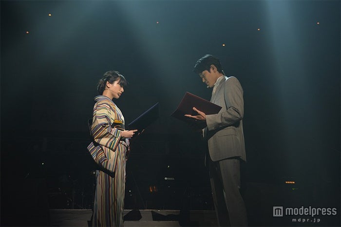 吉高由里子 花子とアン 鈴木亮平と久々夫婦共演でハプニング発生 紅白もしっかりアピール モデルプレス