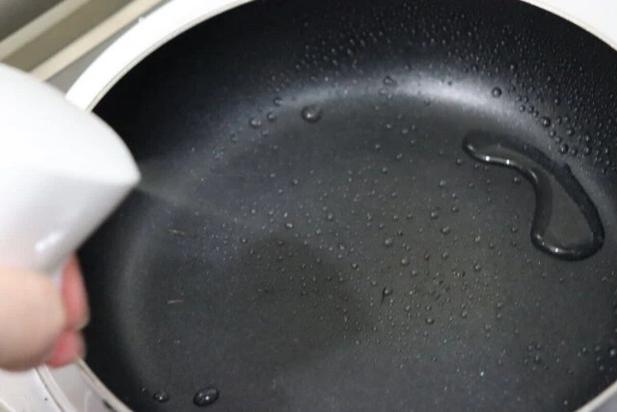 ダイソー　オイルスプレー（240mL）　使用例