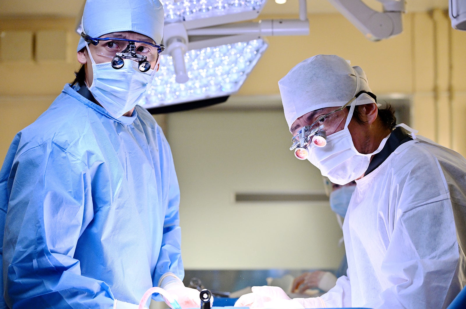 竹内涼真、内野聖陽「ブラックペアン シーズン２」第8話より（C）TBS