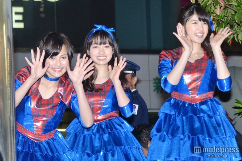 【左から】四宮なぎさ、橋本環奈、秋山美穂