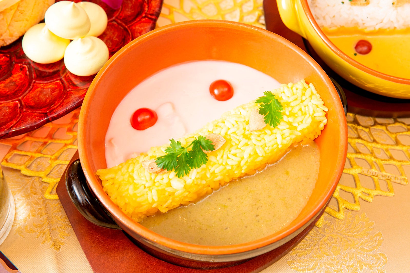 フード／画像提供：株式会社ツカダ・グローバルホールディング