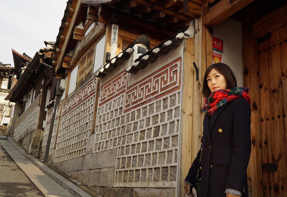 渡辺麻友／三清洞で撮影（C）フジテレビ