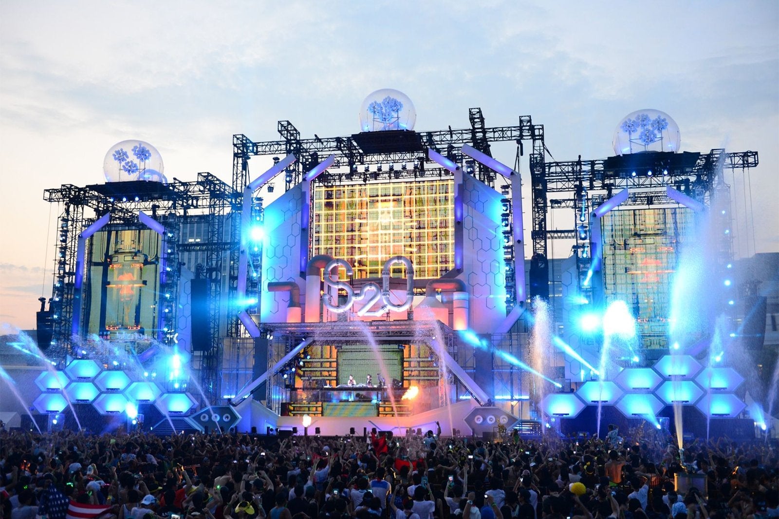 「S2O SONGKRAN MUSIC FESTIVAL」（提供写真）