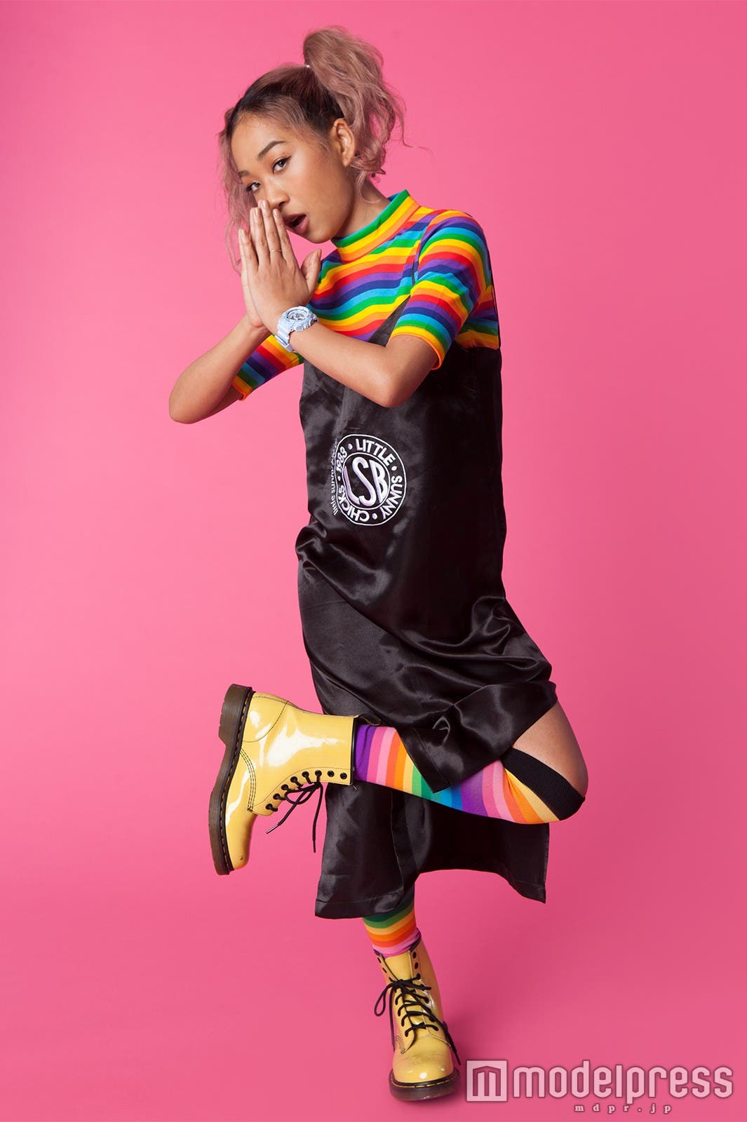 インナー ¥5,740(税込)/KOBINAIワンピース ¥8,000(税込)/リトル サニー バイトシューズ ¥10,990(税込)/PIN NAPソックス スタイリスト私物