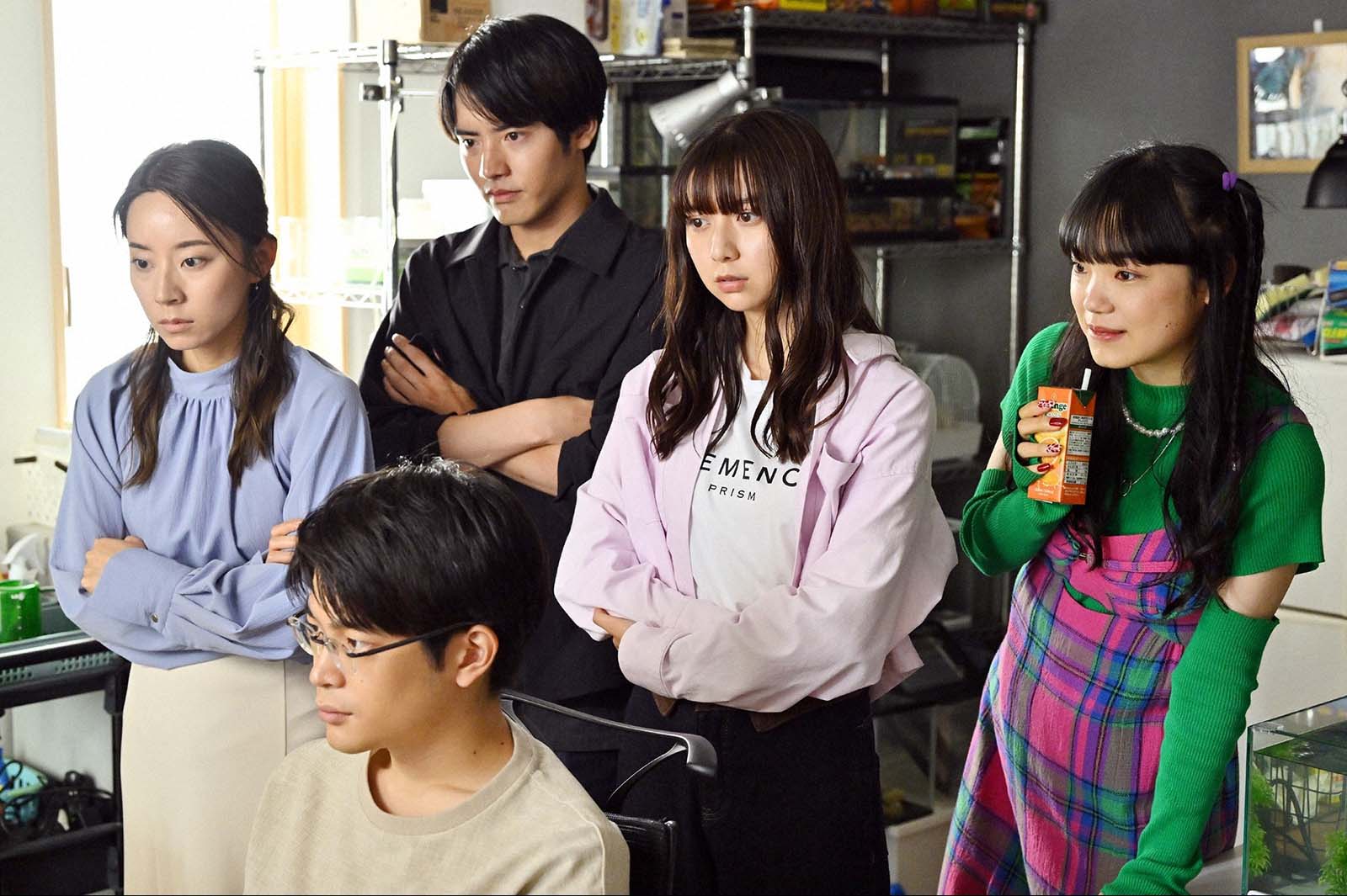 （左から時計回り）井之脇海、大西礼芳、赤楚衛二、上白石萌歌、古川琴音「ペンディングトレイン―８時２３分、明日　君と」第9話より（C）TBS