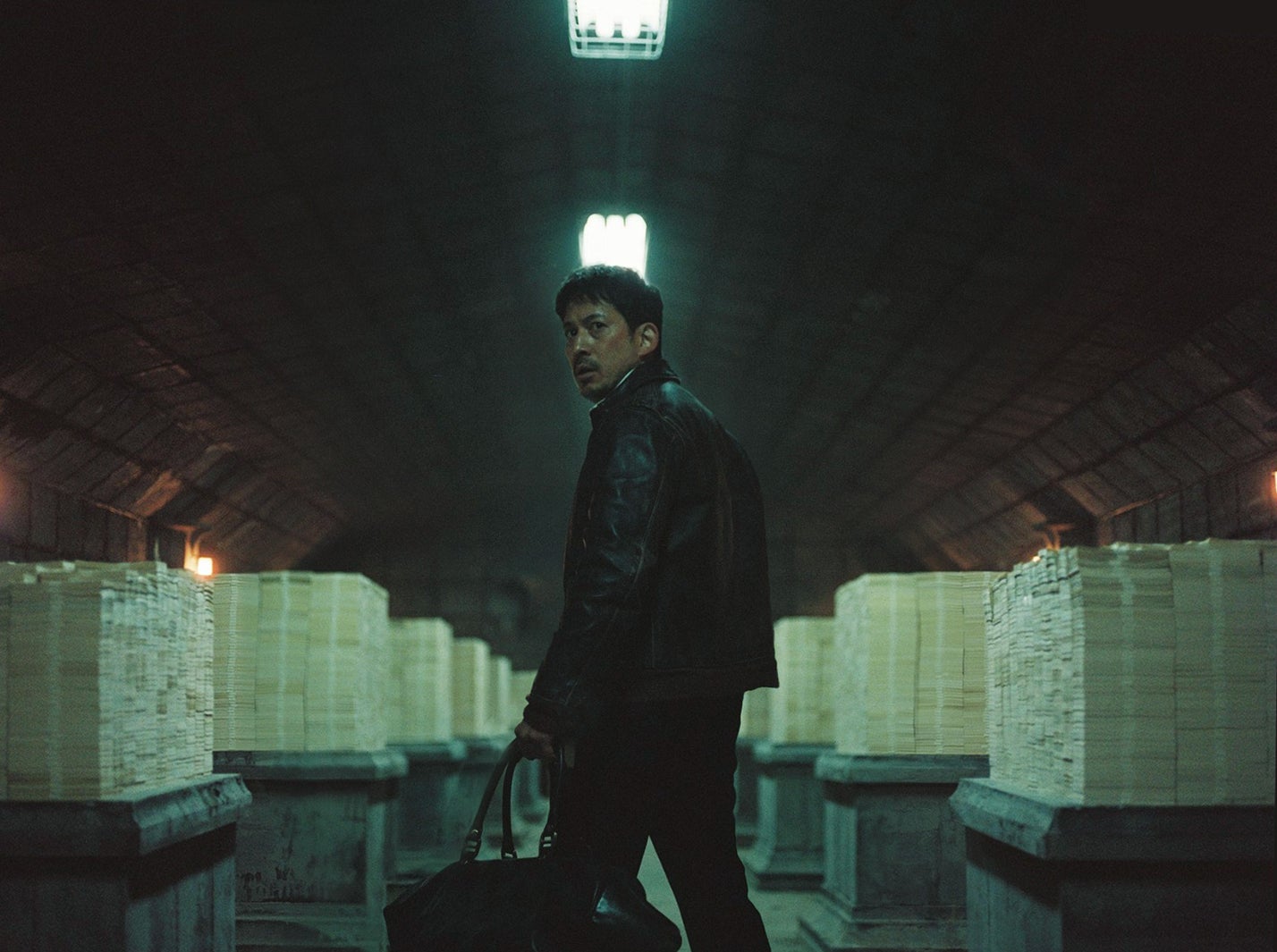 岡田准一＆綾野剛の緊張感伝わる「最後まで行く」新ビジュアル＆特報映像初公開